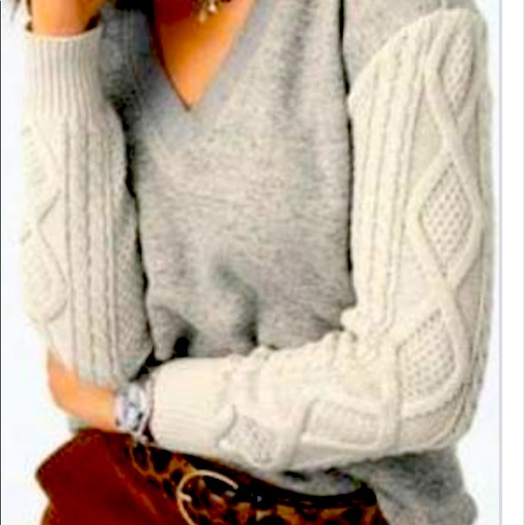 CAbi Sweaters - Cabi Fusion Sweater sz Small